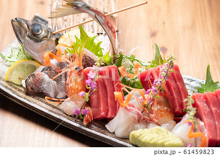 刺身盛り合わせ 61459823