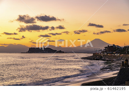 【神奈川県】稲村ケ崎　富士山　夕景 61462195