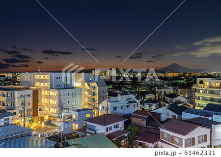 【神奈川県】江ノ島周辺の街並み　夜景 61462331