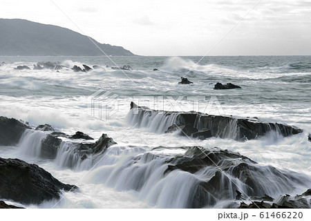 【福井県】越前海岸の荒波（弁慶の洗濯岩） 61466220