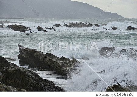 【福井県】越前海岸の荒波（弁慶の洗濯岩） 61466236