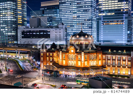 東京駅 夜景の写真素材