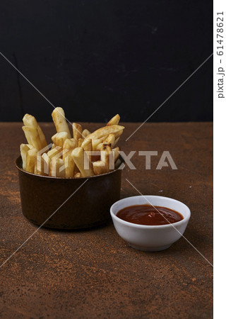 french fries with ketchup 61478621