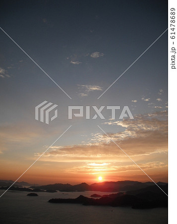 瀬戸内海の日の出 筆影山より B 61478689