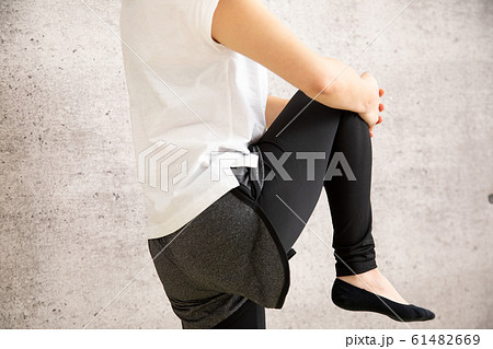 スポーツジムにいる女性 スポーツジムにいる女性 61482669