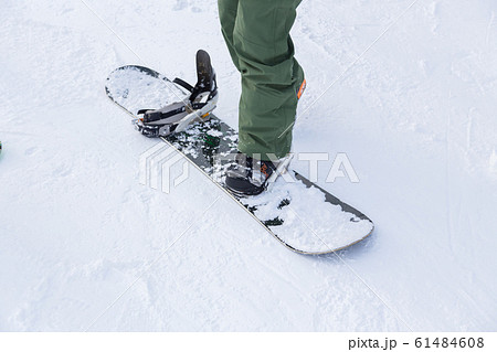スノーボードの足元 スノーボードの足元 61484608