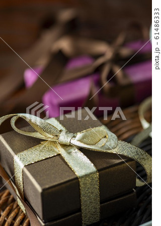 幸せなプレゼント 61486333