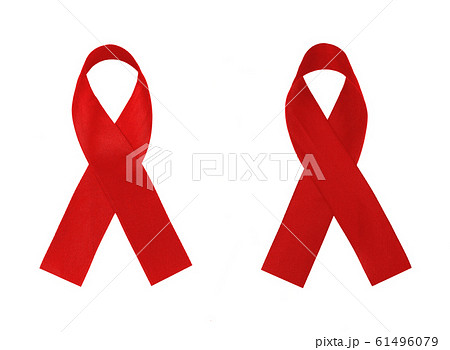 白バックに表裏二つの赤いリボン 白バックに表裏二つの赤いリボン 61496079