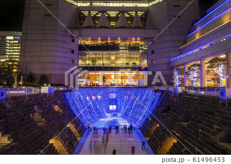 横浜みなとみらい 青色に輝くドックヤードガーデンのイルミネーション 横浜みなとみらい 青色に輝くドックヤードガーデンのイルミネーション 61496453