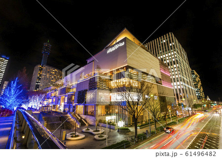 ライトアップされたMARK IS みなとみらいの夜景 ライトアップされたMARK IS みなとみらいの夜景 61496482