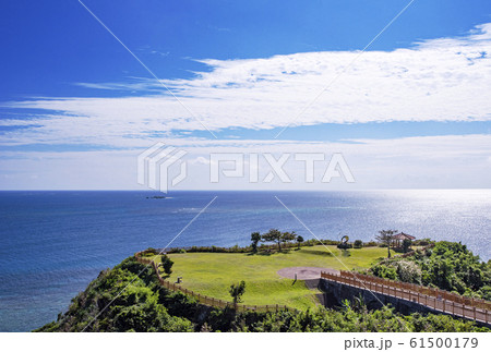 沖縄の海　知念岬公園の海岸　沖縄観光スポット　イメージ素材　 61500179