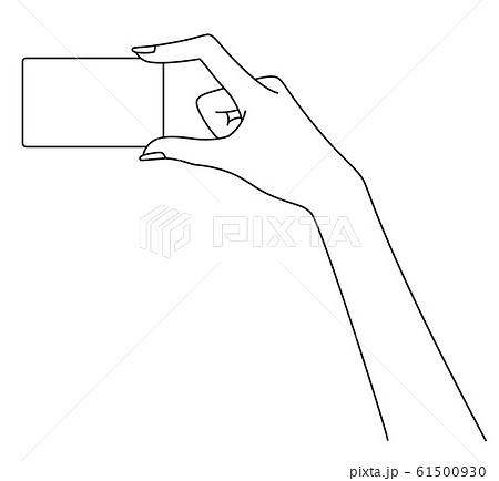 カードを持つ女性の手元 61500930