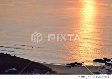 <奄美大島＞ 屋入峠の朝の景色　14 61508263