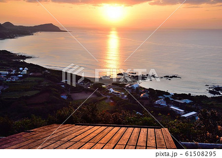 <奄美大島＞ 屋入峠の朝の景色　15 61508295