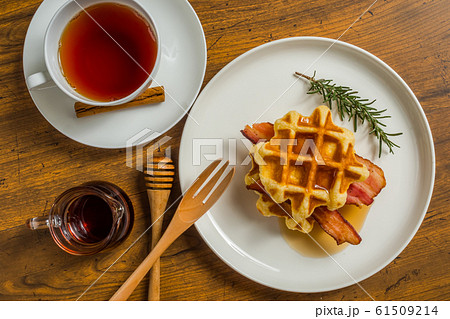 ワッフル Waffles of Dutch, French and Belgian foods 61509214