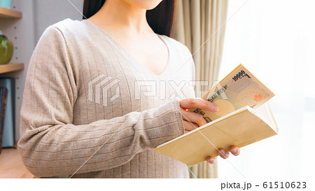 へそくり 女性 16:9 61510623