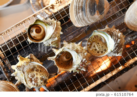 サザエの浜焼き 61510764