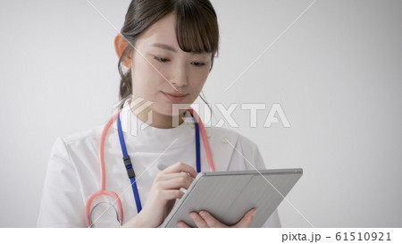 医療イメージ　問診	 61510921