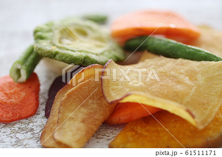 野菜と果物のチップス 61511171