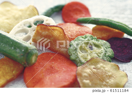 野菜と果物のチップス 61511184