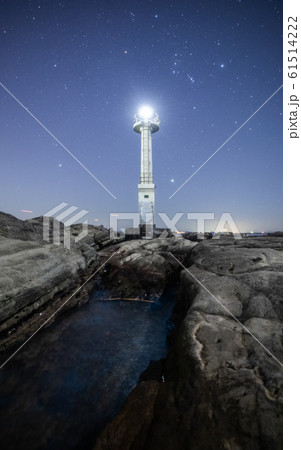 《神奈川県 三浦半島》 間口港灯台と星空と冬の大三角形と夜光虫 《神奈川県 三浦半島》 間口港灯台と星空と冬の大三角形と夜光虫 61514222