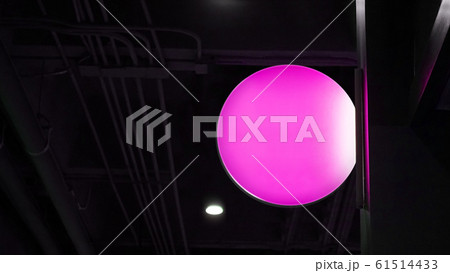 Blank circle lightbox signage hang on wall 61514433