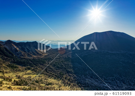 トーミの頭から見る浅間山・湯ノ平と朝日 61519093