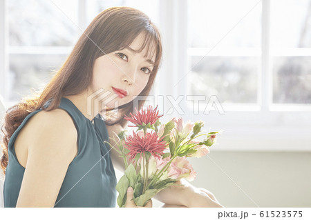 女性 女 女の子 61523575