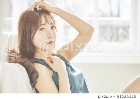 女性 女 女の子 61525319