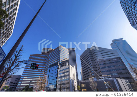 六本木通りと内閣府下交差点の風景 61526414