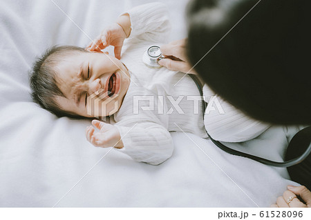 Baby boy newborn kid crying 61528096