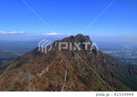 秋の妙義山、表縦走の鷹戻しからの風景 61534949
