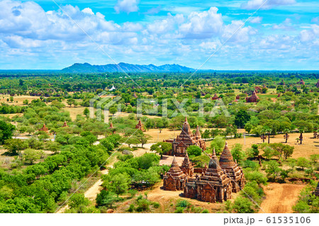 ミャンマー　バガン展望台からの眺め 61535106