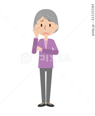 悩む　考える　考え込む　高齢　女性 61535584
