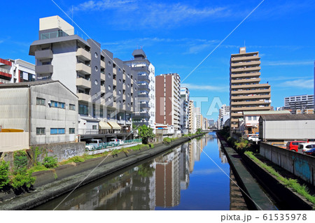 川沿いのマンション 61535978
