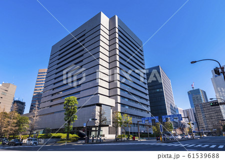 東京 虎ノ門 特許庁前の風景 61539688
