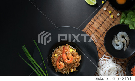 Overhead shot of Pad Thai, stir fly of Thai noodle 61548151