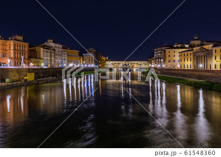 Bridge Ponte Vecchio in Florence - Italy Bridge Ponte Vecchio in Florence - Italy 61548360