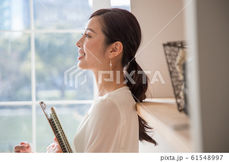 在宅ワークの女性 在宅ワークの女性 61548997