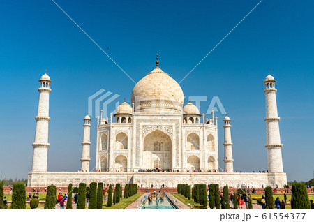 The Taj Mahal, the most famous monument of India. Agra - Uttar Pradesh The Taj Mahal, the most famous monument of India. Agra - Uttar Pradesh 61554377