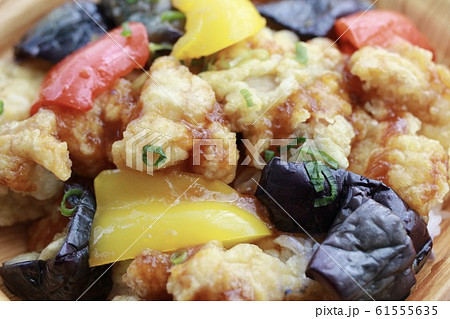 野菜タップリの鶏天丼 61555635