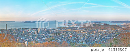 【瀬戸大橋 (青ノ山山頂展望台より) (夕刻)】 (高解像度版) 香川県綾歌郡宇多津町青の山山頂 61556307