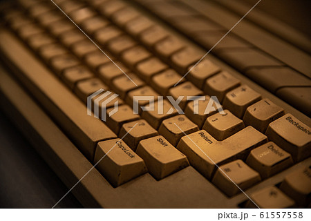 薄汚れたキーボード / レトロイメージ 61557558
