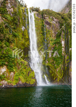 ミルフォード・サウンド　Milford Sound 61562303