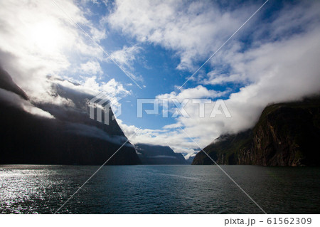 ミルフォード・サウンド　Milford Sound 61562309