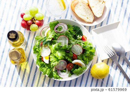 健康 朝食 サラダ 健康 朝食 サラダ 61579969
