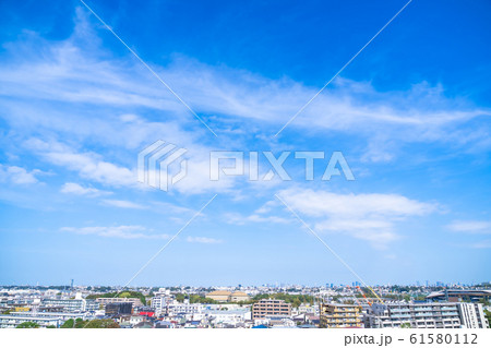 神奈都市風景　神奈川県川崎市の景色　さわやかな青空と都会　都市風景の画像素材　オフィス街 61580112