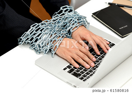 PCの呪縛に繋がれた社畜 61580816