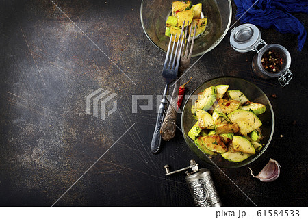 zucchini 61584533