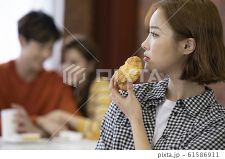 人物 ポートレート 韓国人 61586911